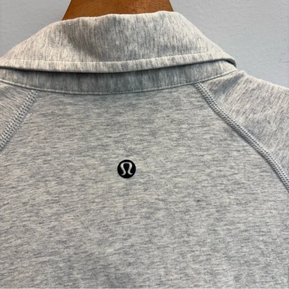Lululemon Performance Polo Shirt Mens Small Short Sleeve Light Gray - Picture 6 of 8